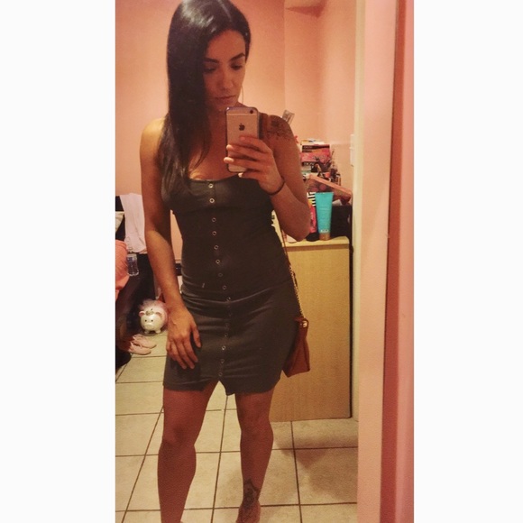 Meet your Posher, Carla - Picture 1 of 1